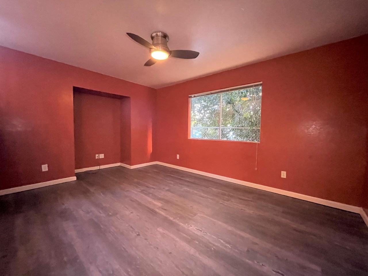 404 Hickory Street (A) - Photo 2 of 13