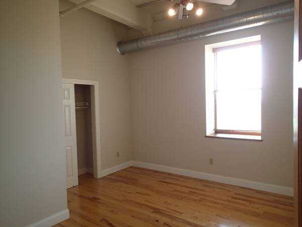 Riverside - Photo 3 of 8