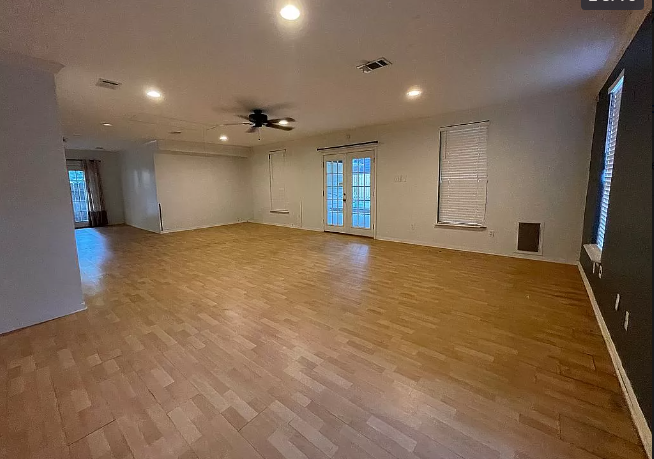 17403 Spicewood Springs Lane - Photo 3 of 10