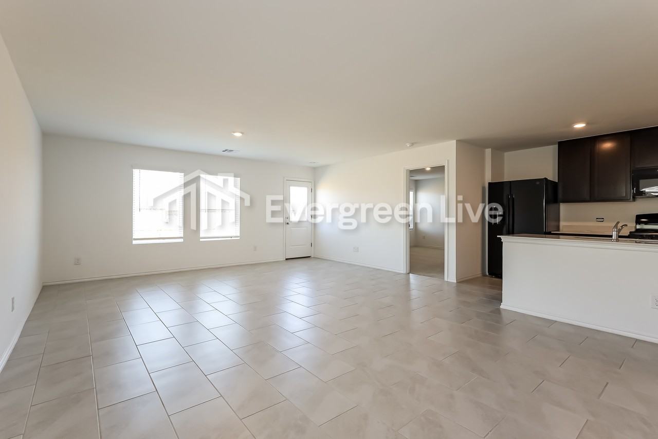 10924 Sw 22nd St - Photo 5 of 16