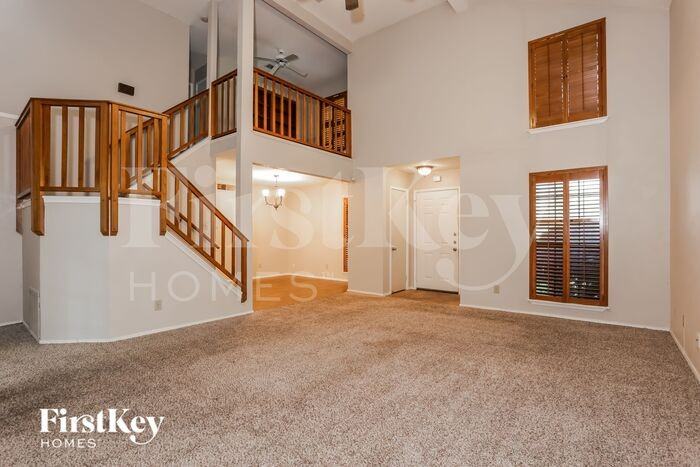 2219 Wamsetta Dr - Photo 2 of 16