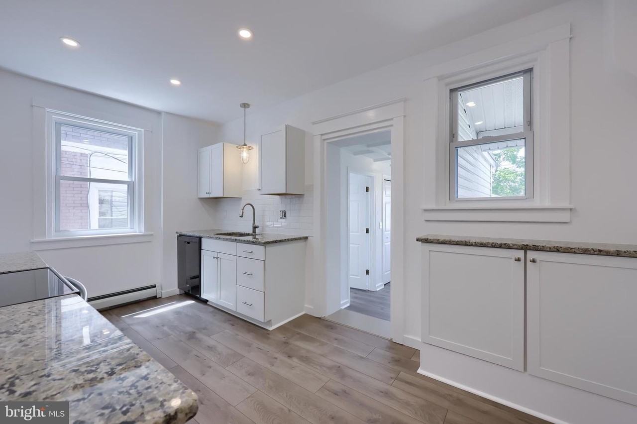 230 N Sterley St #NA - Photo 4 of 14