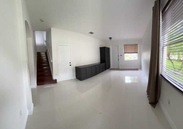 12885 Sw 134th St - Photo 5 of 32