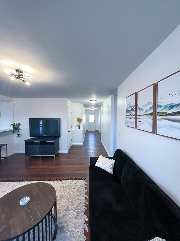 637 W Lakeview Dr #NA - Photo 2 of 14