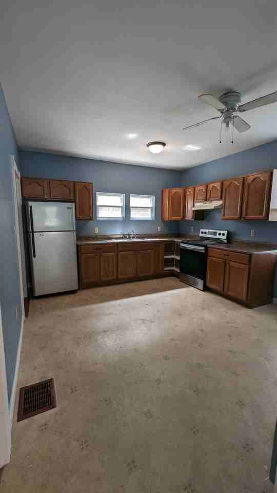443 Goethe St #NA - Photo 3 of 24