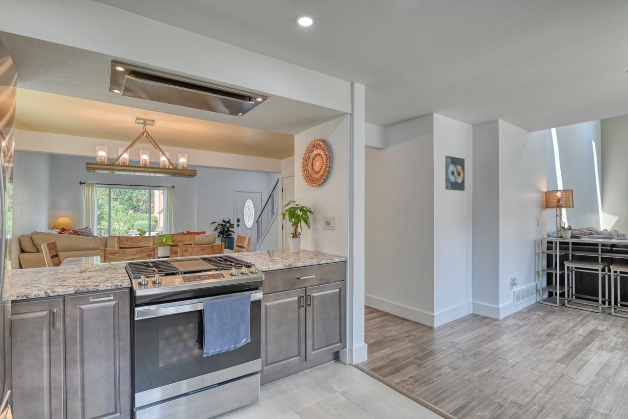 4265 Broadmoor Bluffs Dr #NA - Photo 7 of 22