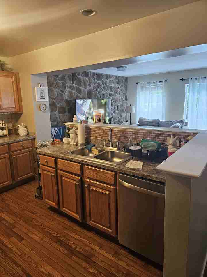 125 Vernon Ct - Photo 2 of 20