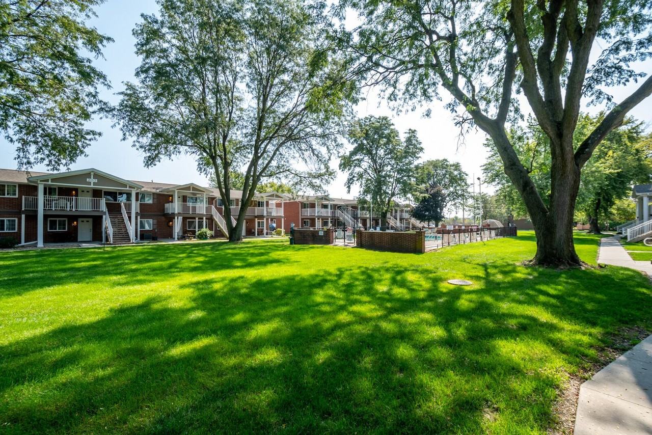 201 6th St #4 - Photo 7 of 18