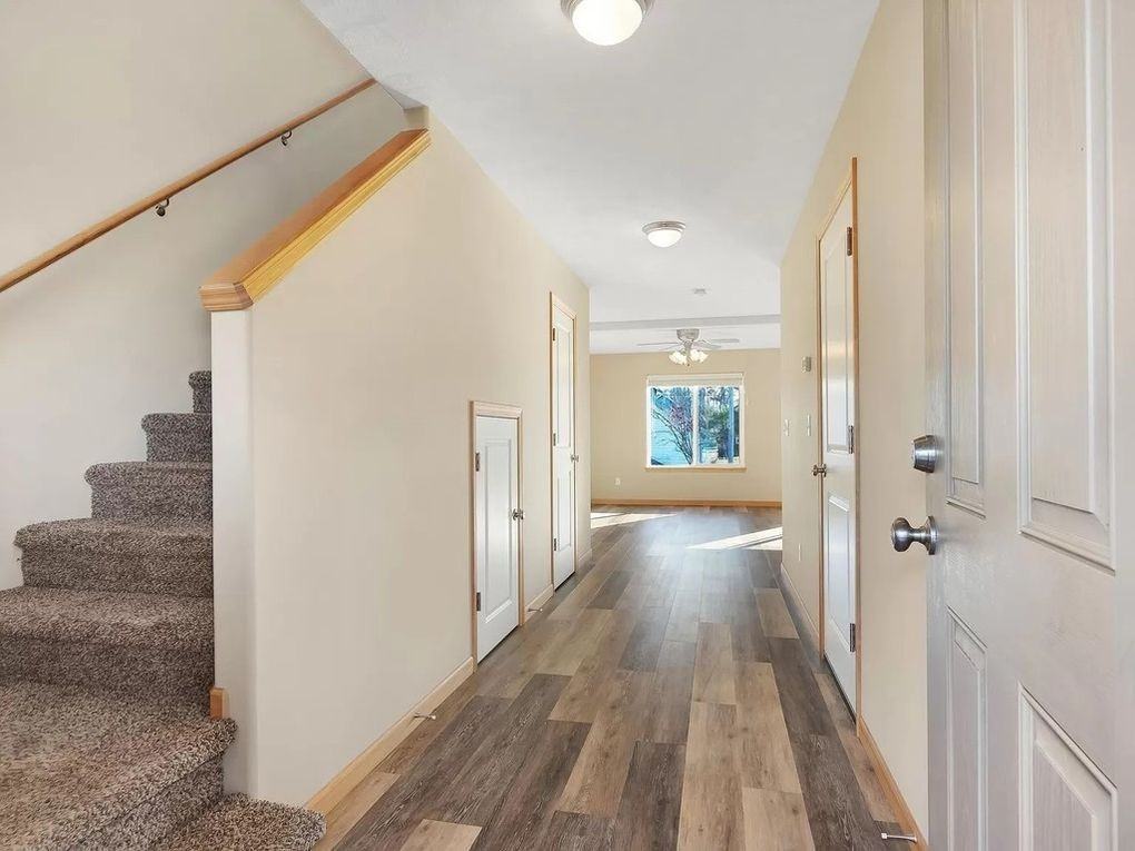 868 5th Ave #B - Photo 5 of 9