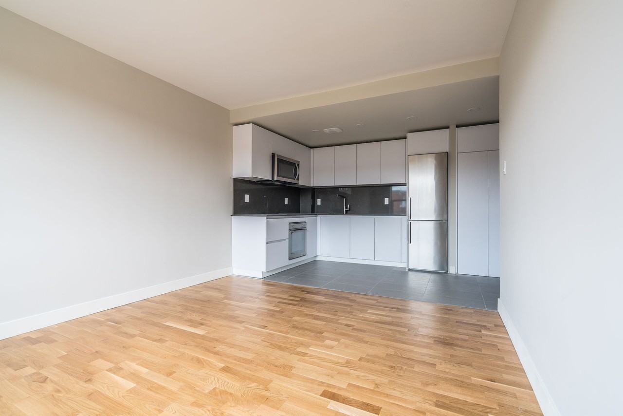 25 Eccleston Drive Apartments 25 Eccleston Dr, Toronto, ON M4A 1K5