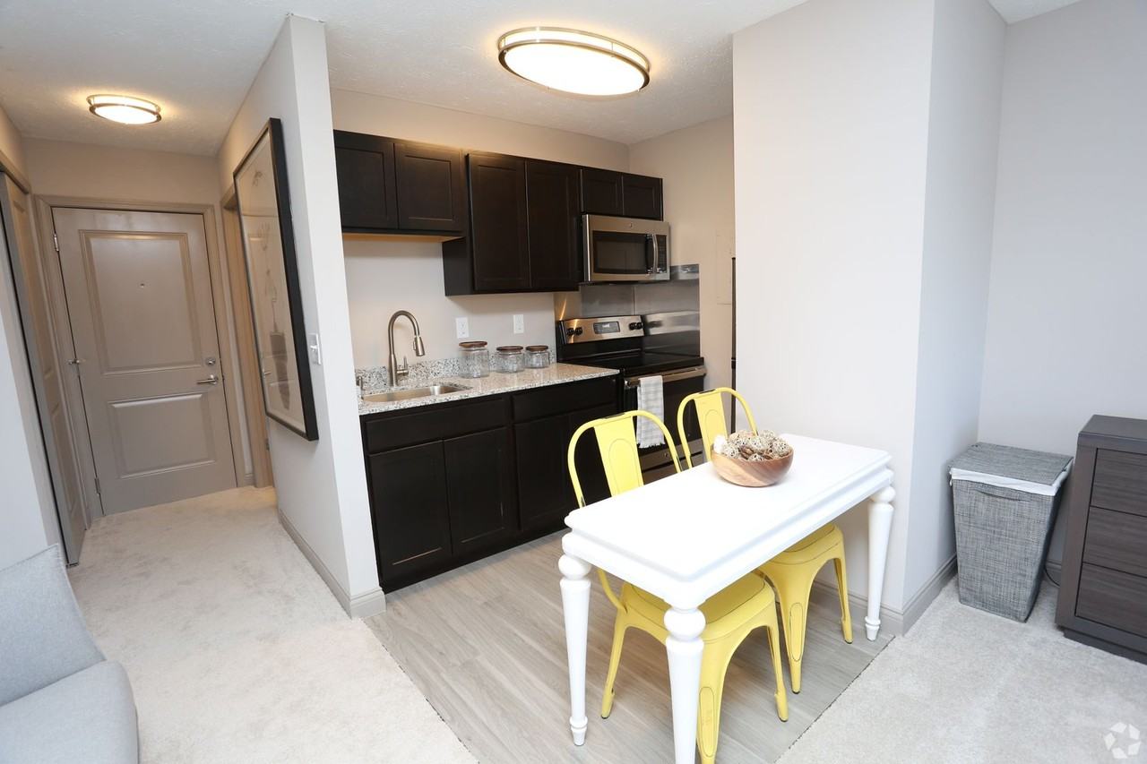 902 The Studios at Patchen - Photo 2 of 6