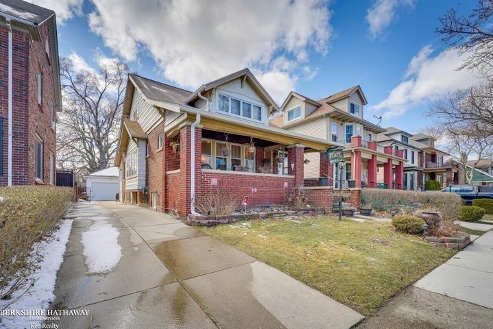 1255 Beaconsfield Avenue - Photo 2 of 41