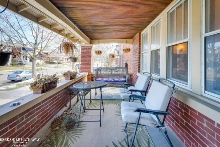 1255 Beaconsfield Avenue - Photo 3 of 41