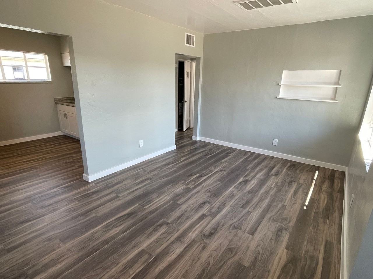 2132 N Forgeus Ave #C - Photo 4 of 17