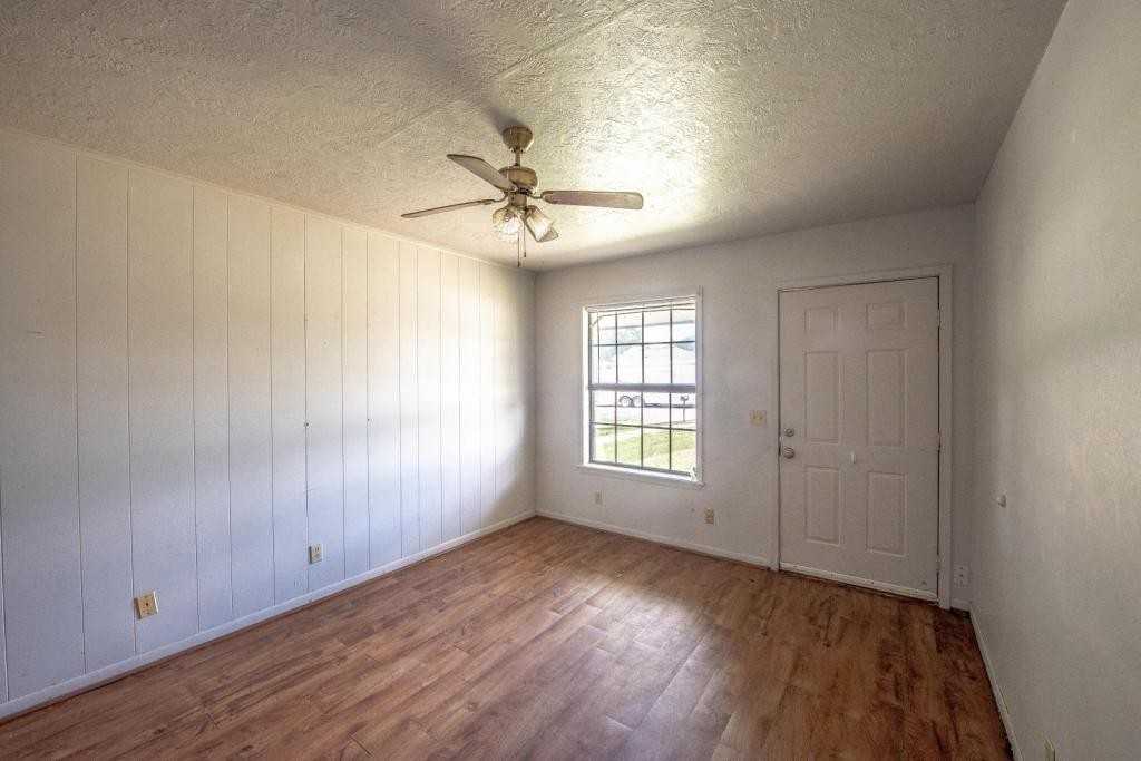 1801 Cheryl Dr - Photo 3 of 12