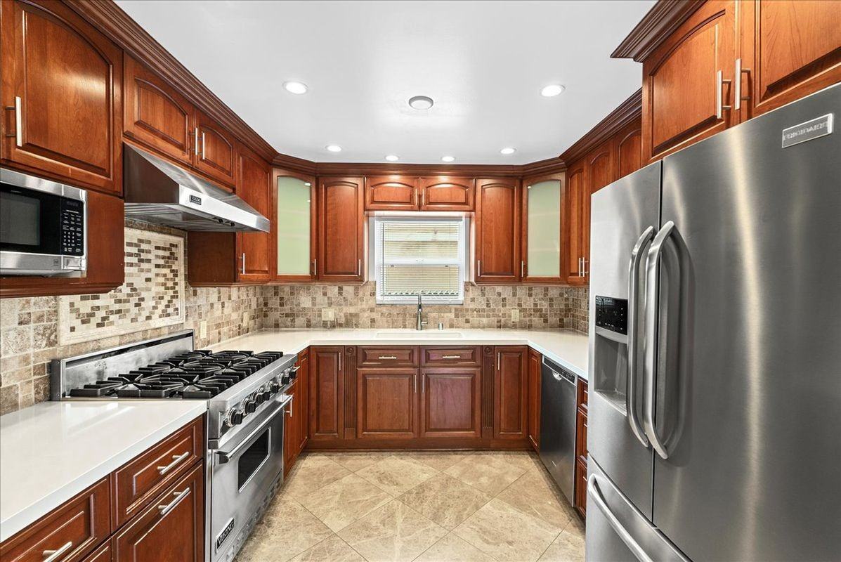 2412 N Lincoln St - Photo 6 of 25