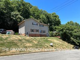 featured image of 5335 Carolyn Cir #5335