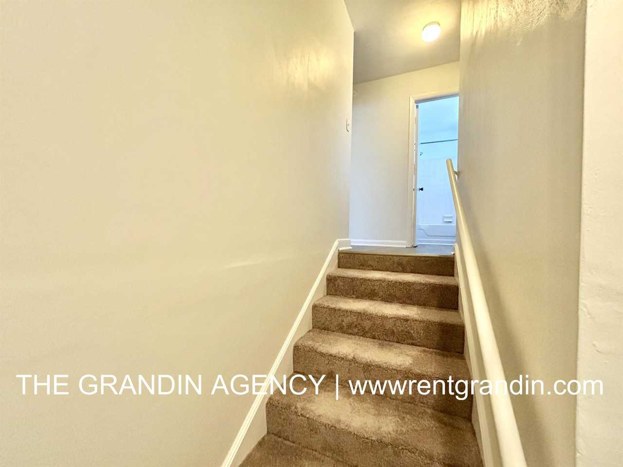 5335 Carolyn Cir #5335 - Photo 3 of 19