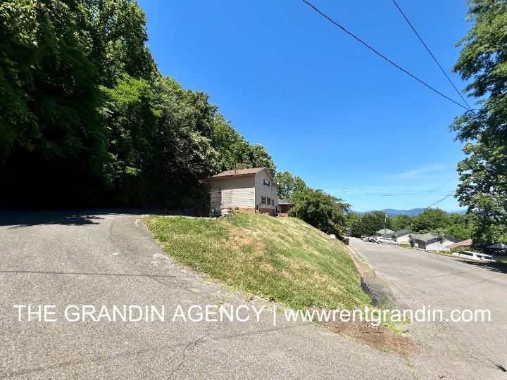 5335 Carolyn Cir #5335 - Photo 5 of 19