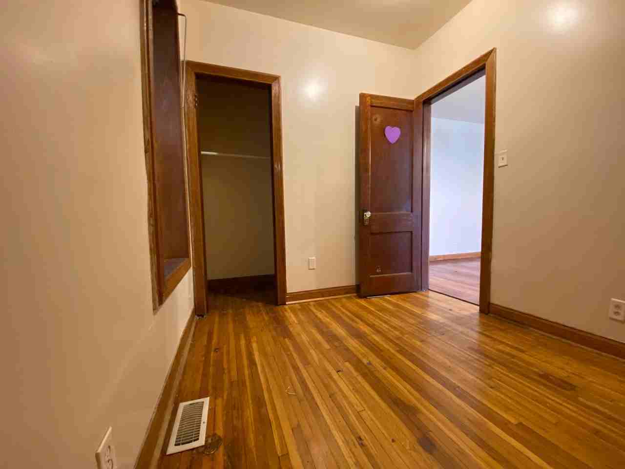 5619 S Wood St - Photo 2 of 36