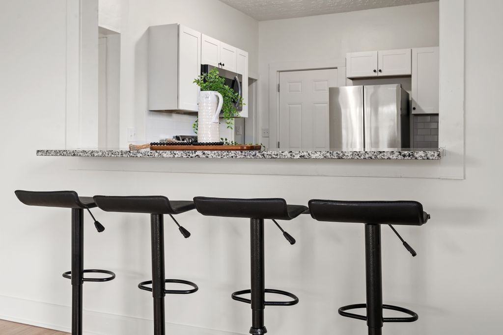 1088 Lockbourne Rd - Photo 2 of 50