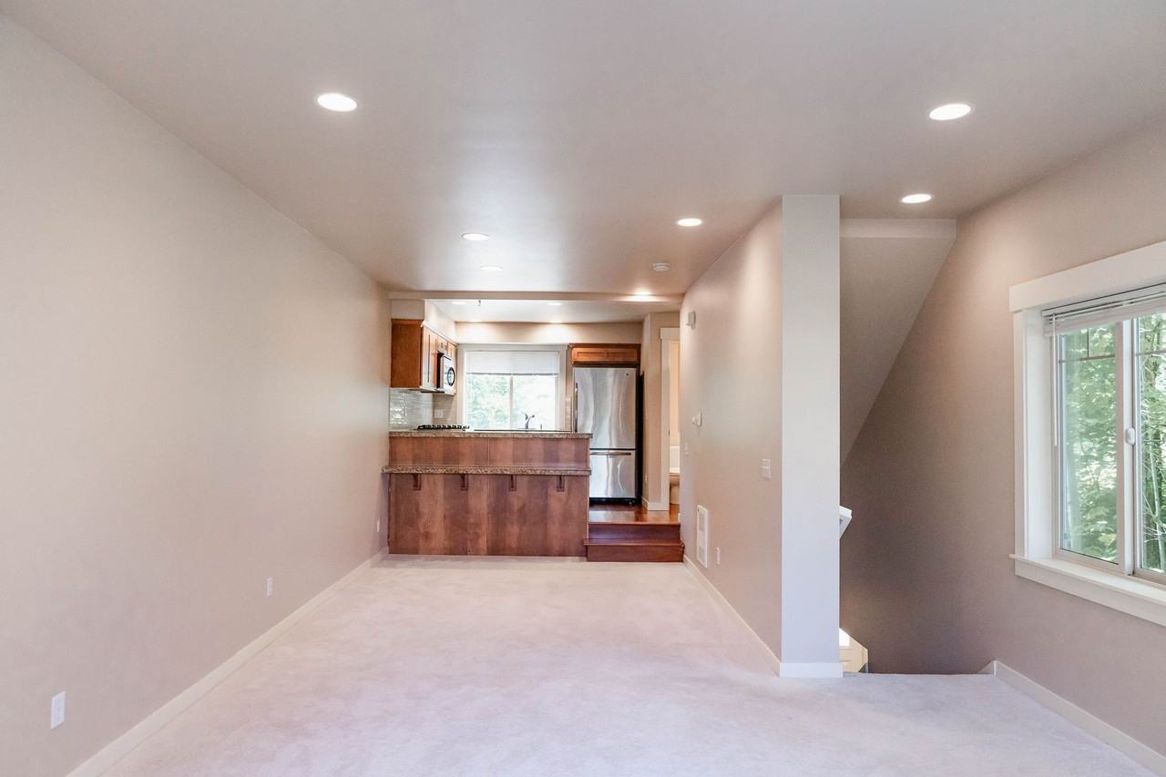 10700 24th Ave Ne #E - Photo 5 of 33