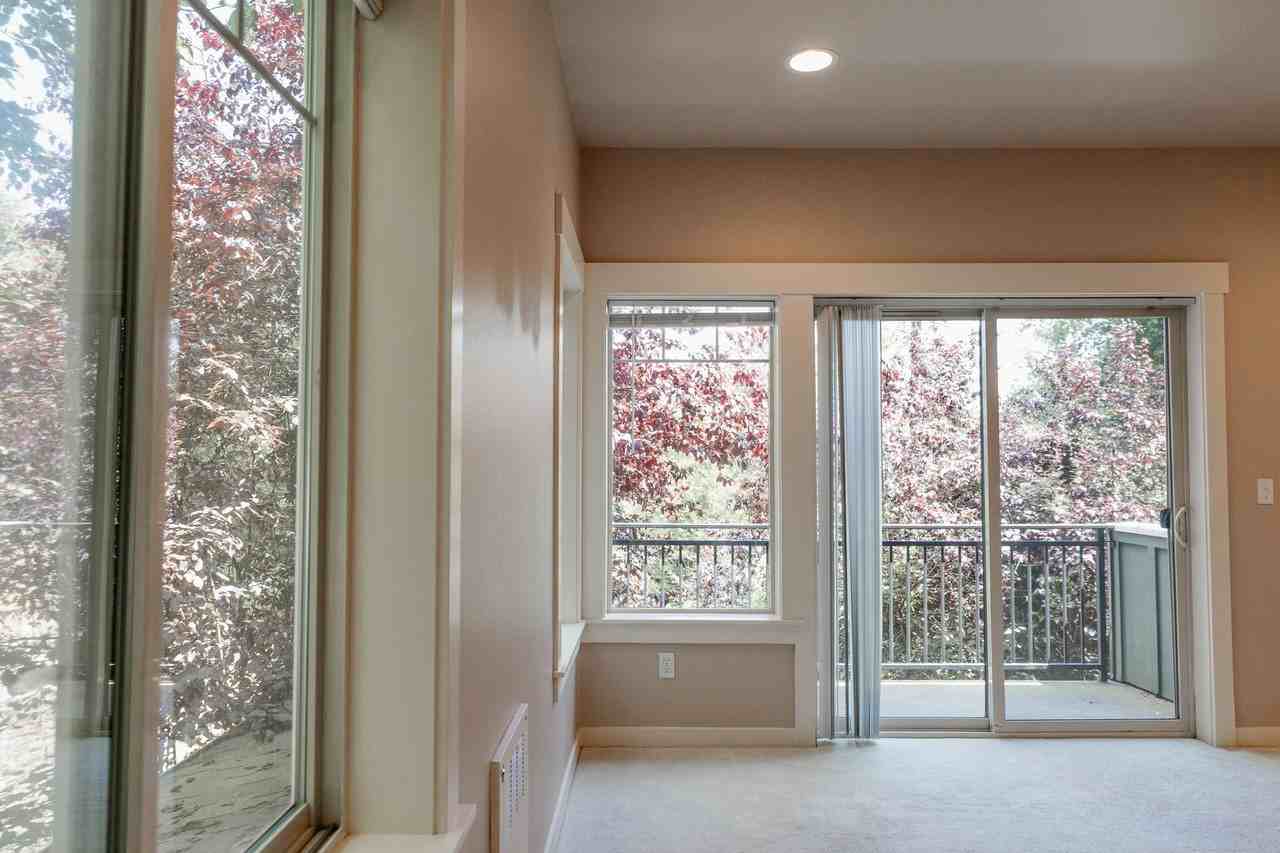 10700 24th Ave Ne #E - Photo 6 of 33