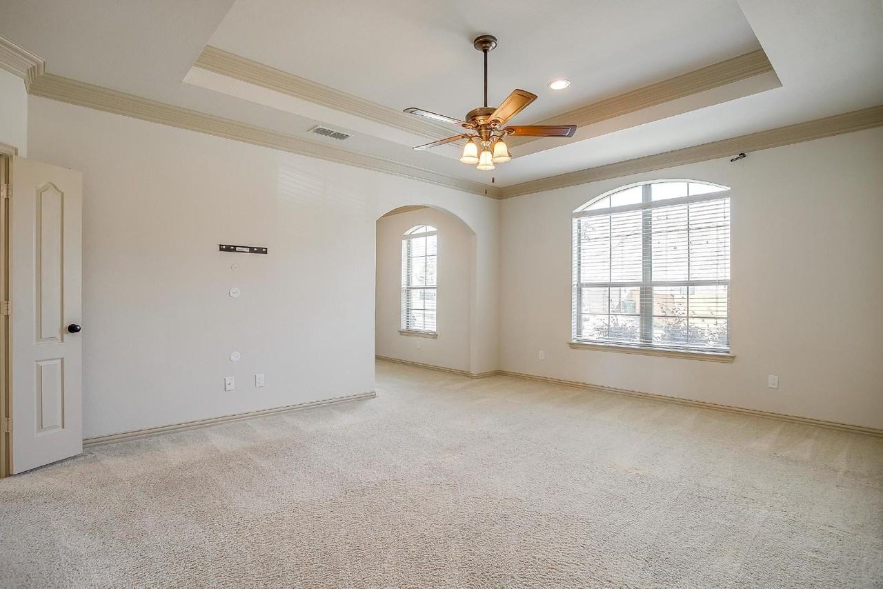 398 Spyglass Dr - Photo 7 of 15