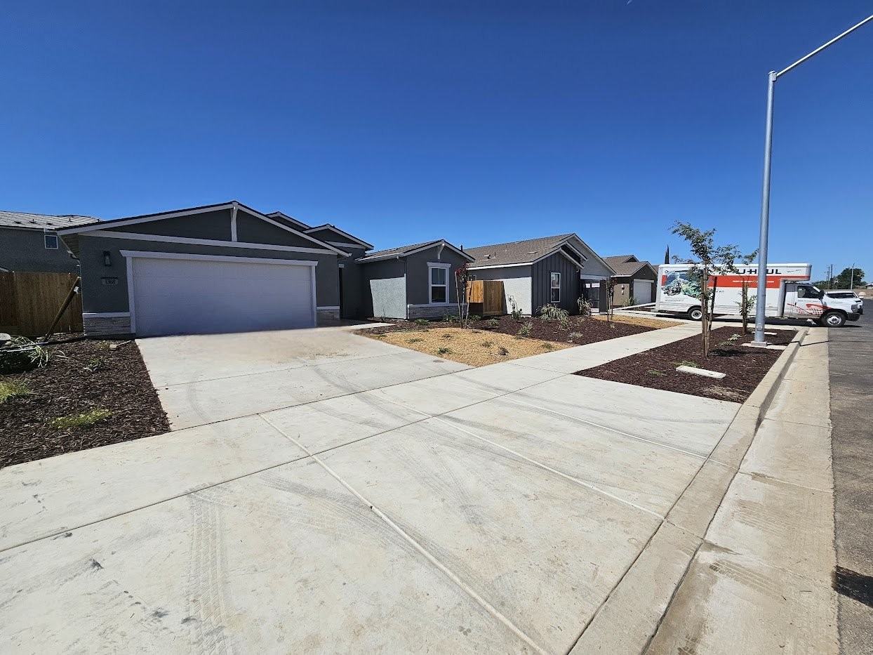 1368 Eagle Ridge Dr - Photo 2 of 50