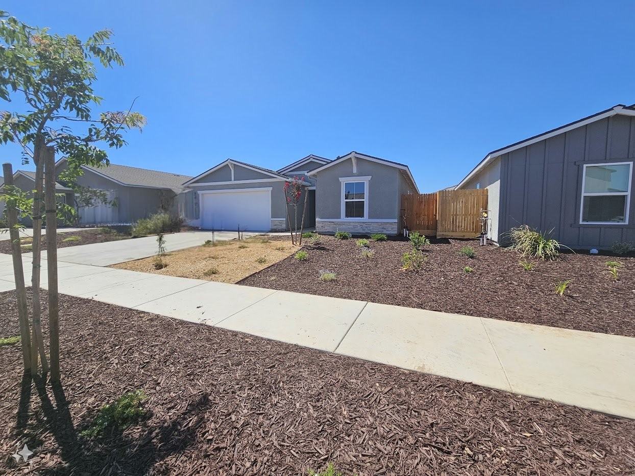 1368 Eagle Ridge Dr - Photo 3 of 50