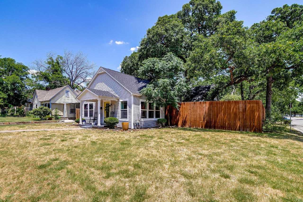 3121 Honeysuckle Ave - Photo 2 of 22