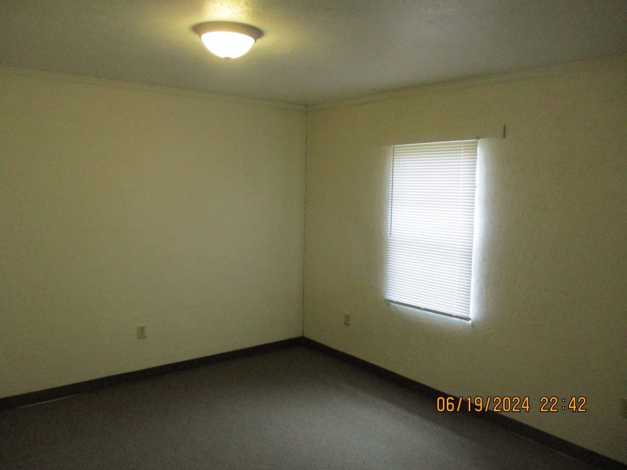 1102 Blaylock St Apt B - Photo 2 of 5