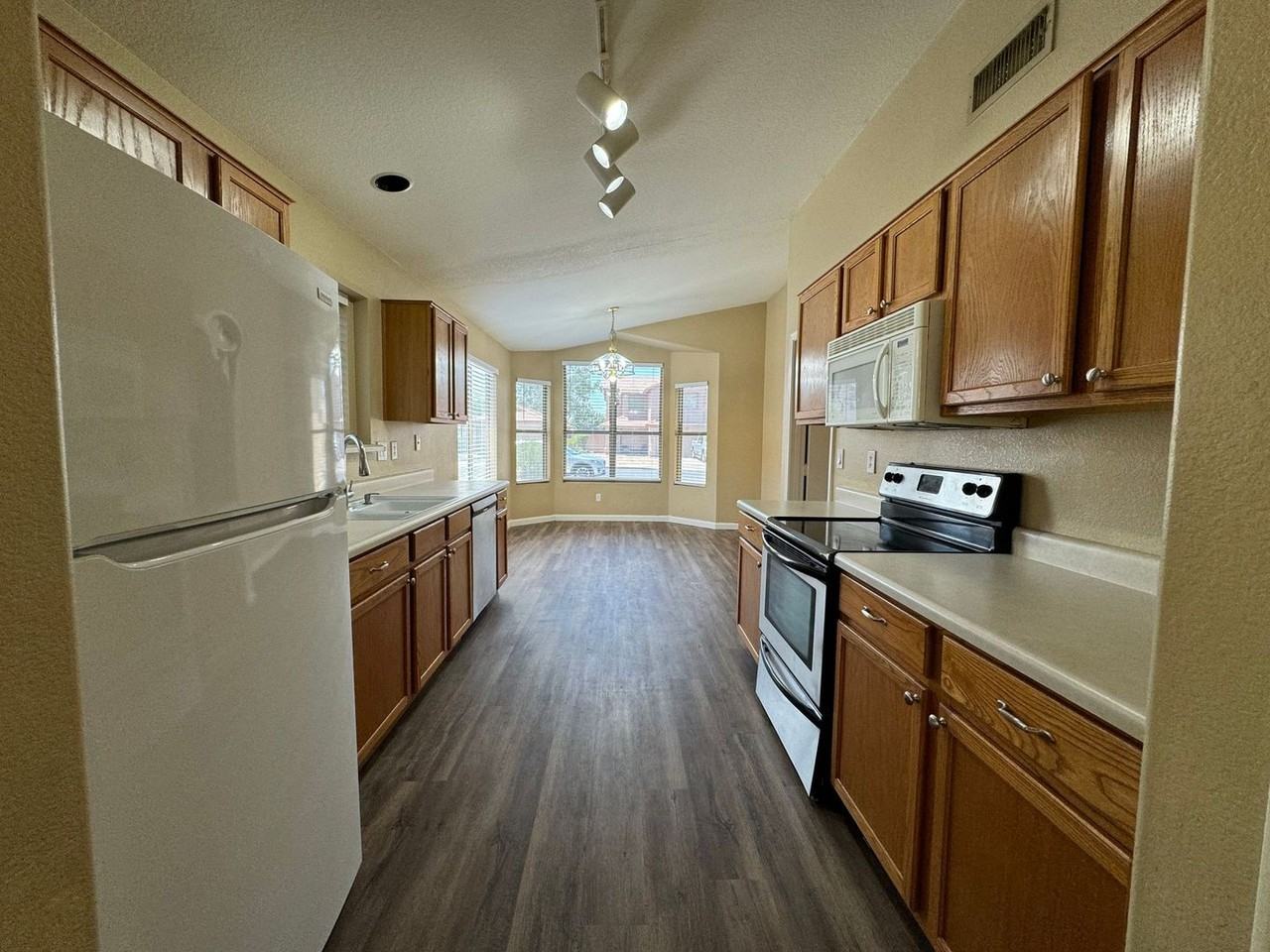 2228 E Arabian Dr - Photo 2 of 17