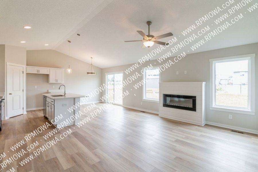 499 Prairie View Dr - Photo 3 of 16