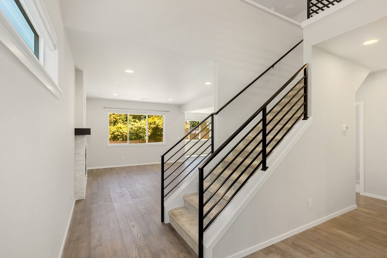 15809 Se 255th St - Photo 3 of 27