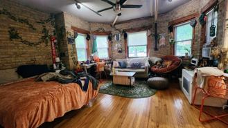 1919 W Berteau Ave #F - Photo 1 of 1