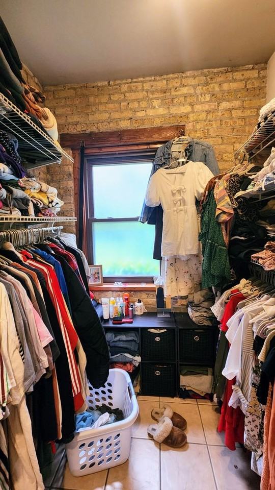 1919 W Berteau Ave #F - Photo 7 of 10