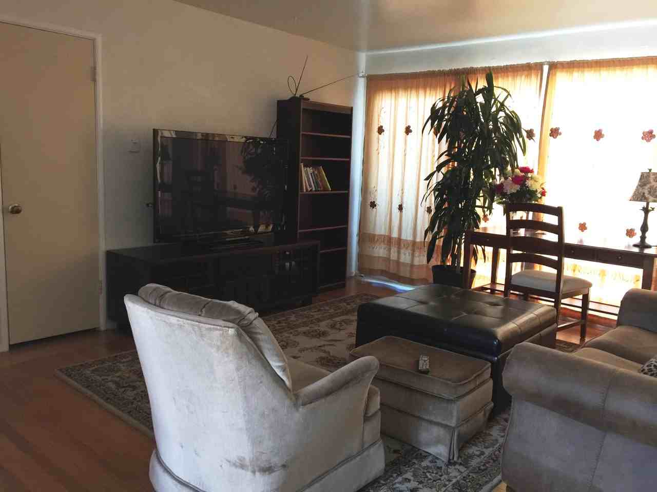 282 38th St #3 - Photo 4 of 17