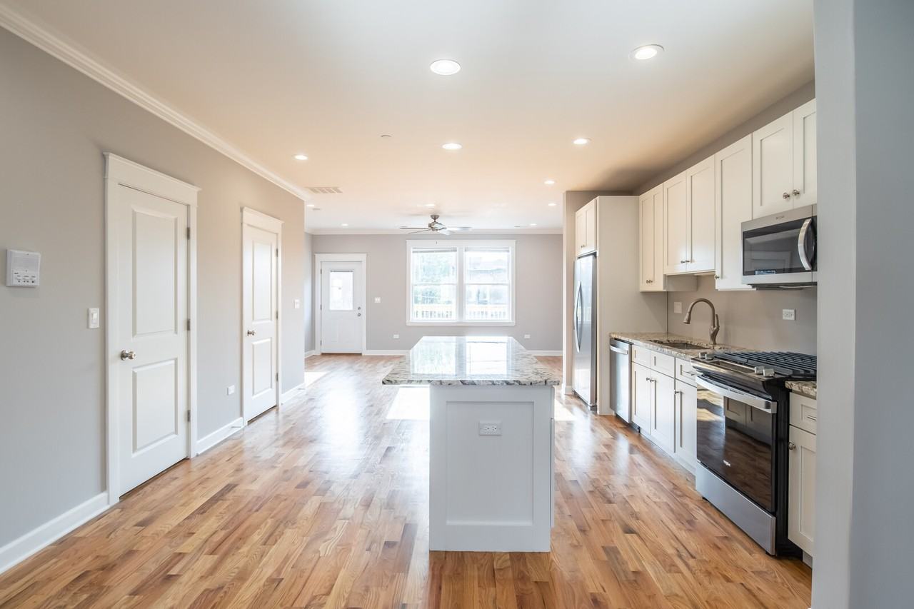 6447 S Ellis Ave #1S - Photo 2 of 9