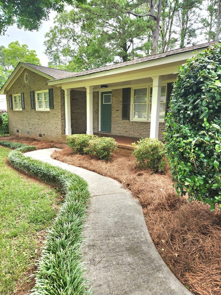 1482 Wesley Dr #NA - Photo 3 of 38