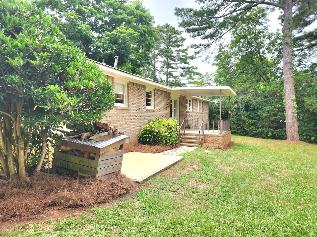 1482 Wesley Dr #NA - Photo 6 of 38
