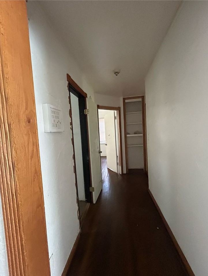 805 Nw 66th St - Photo 3 of 7