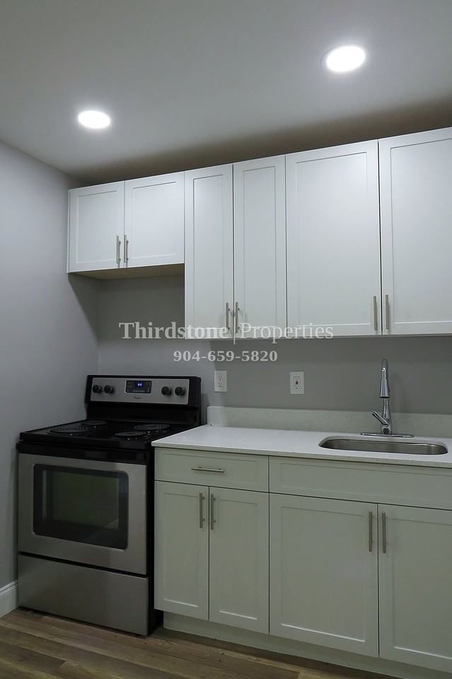 9021 Castle Boulevard - Photo 5 of 23