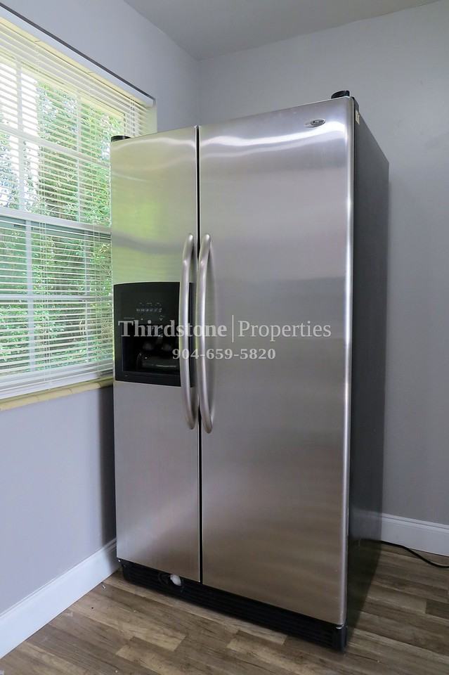 9021 Castle Boulevard - Photo 7 of 23