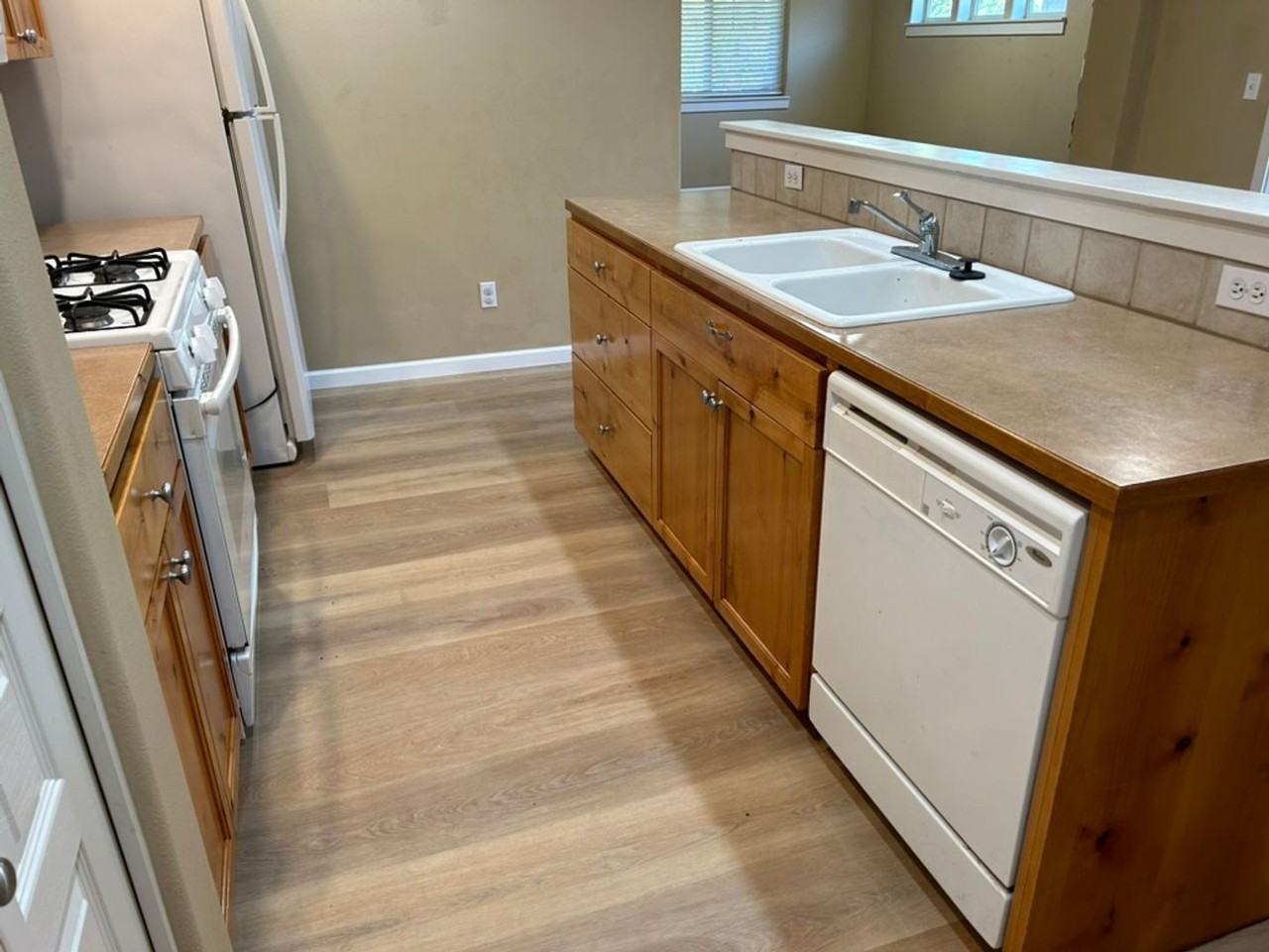 16547 Daisy Pl - Photo 5 of 23