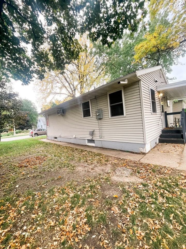 7 3rd St Sw #NA - Photo 2 of 13