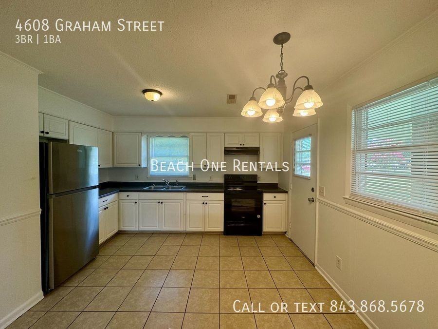 4608 Graham St - Photo 3 of 7