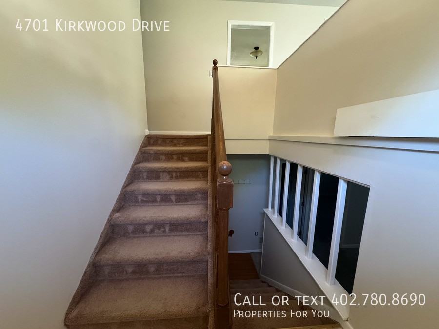 4701 Kirkwood Dr - Photo 3 of 35