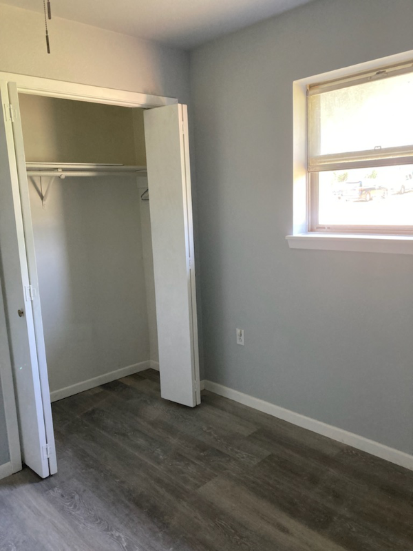 110 Harriss Ln - Photo 3 of 10