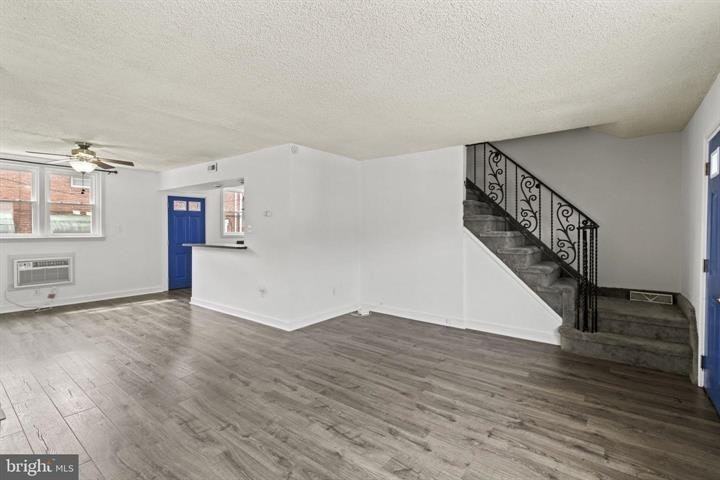 1718 South Dover Street - Photo 3 of 15